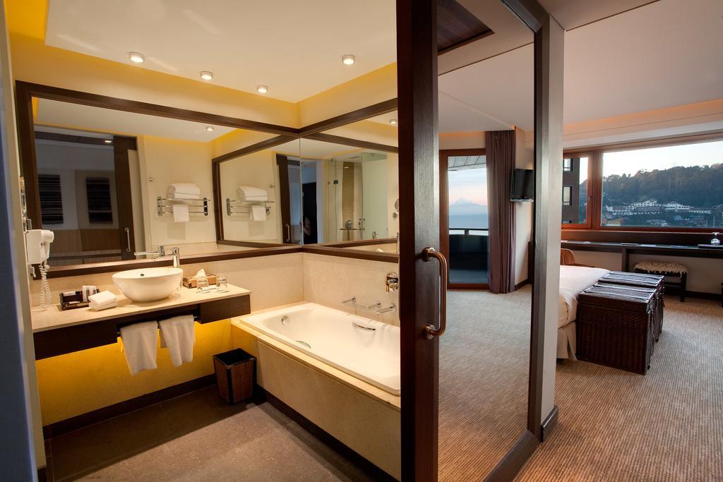 Hotel Dreams De Los Volcanes Puerto Varas Bagian luar foto
